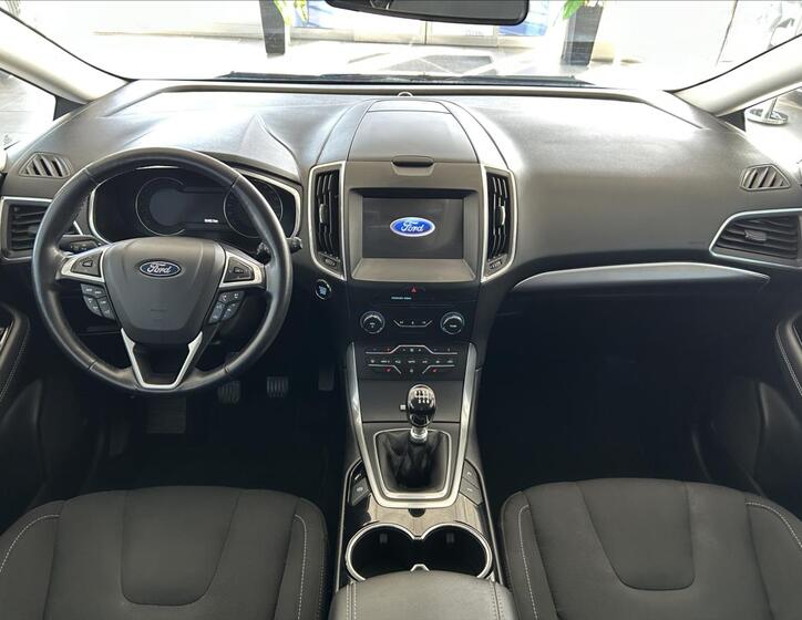 Ford S-MAX 8