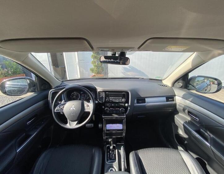 Mitsubishi Outlander 13