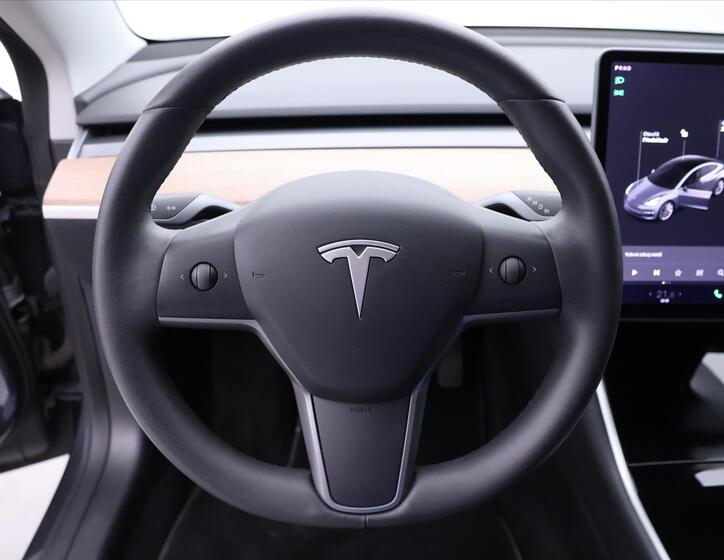 Tesla Model 3 17