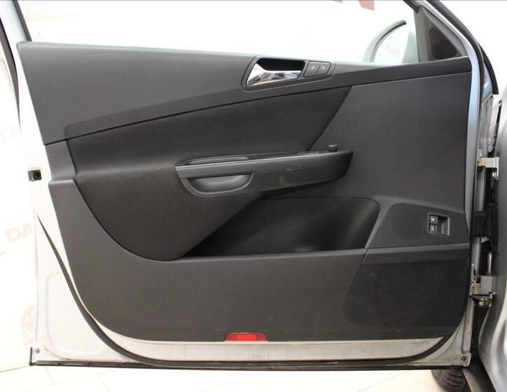 Volkswagen Passat 9