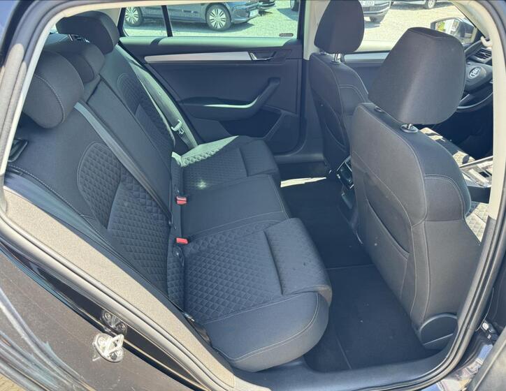 Škoda Superb 11