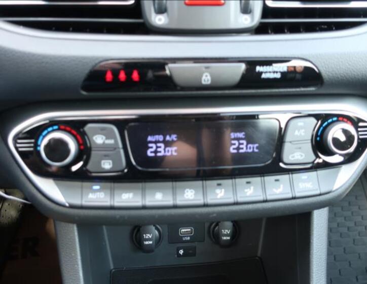 Hyundai i30 23