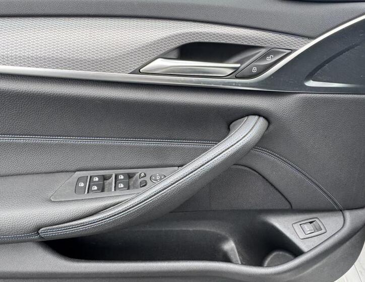 BMW Řada 5 12