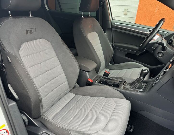 Volkswagen Golf 22