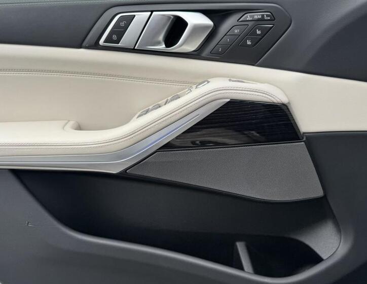 BMW X7 15