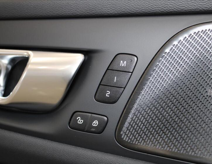 Volvo S60 19