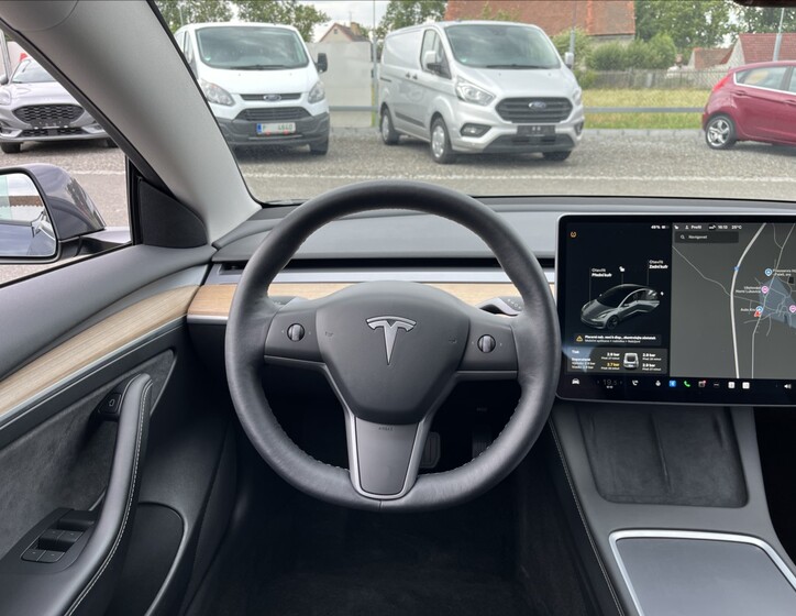 Tesla Model 3 25
