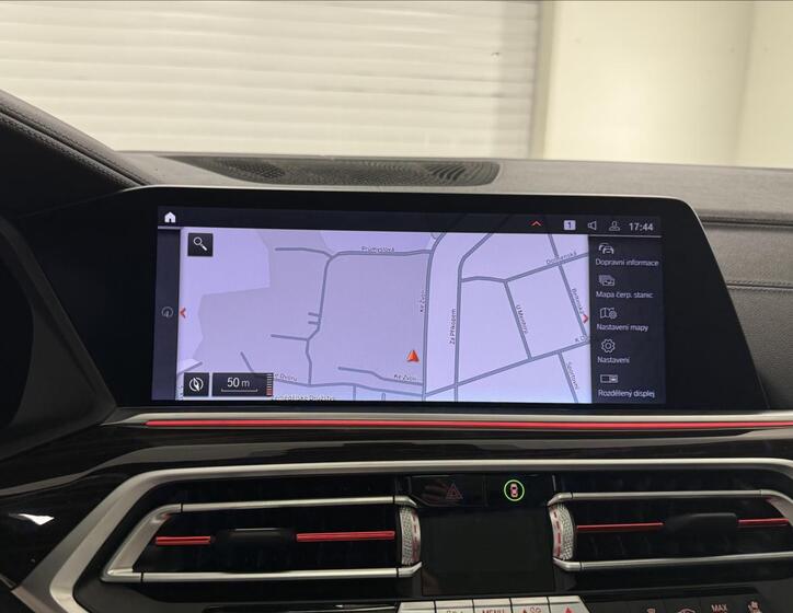 BMW X7 25