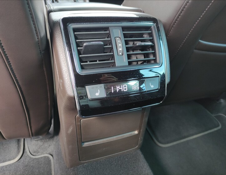Škoda Superb 8