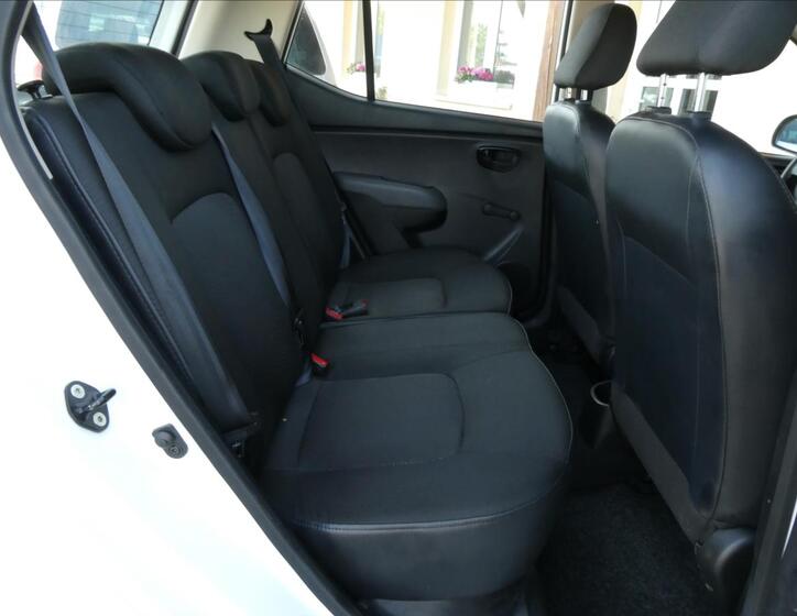 Hyundai i10 20
