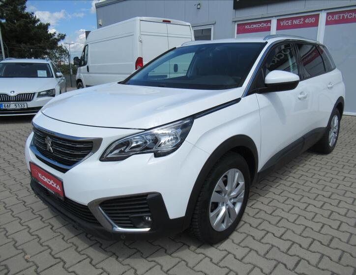 Peugeot 5008 1