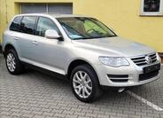 Volkswagen Touareg 1