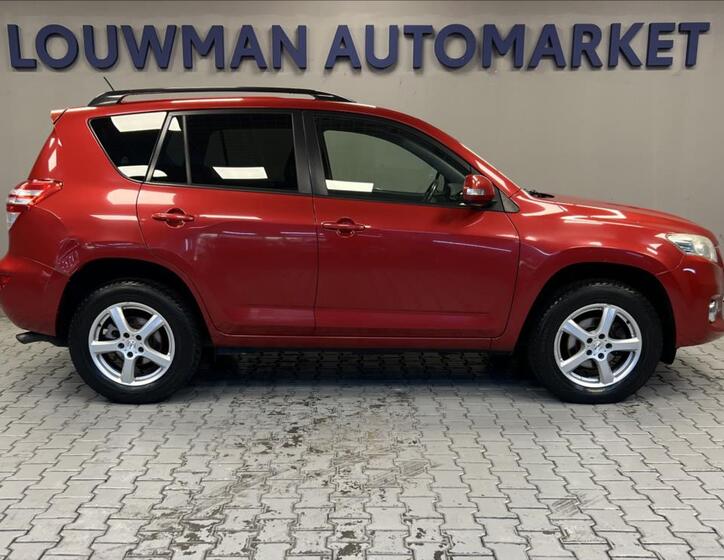 Toyota RAV4 17