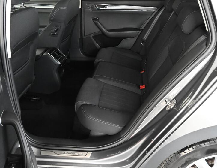 Škoda Superb 10