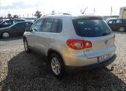 Volkswagen Tiguan 8