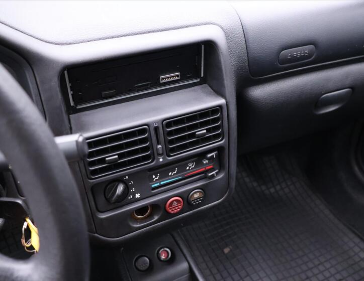 Peugeot 106 15