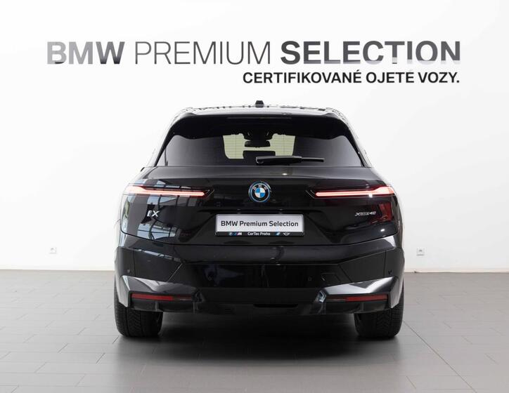 BMW iX 4
