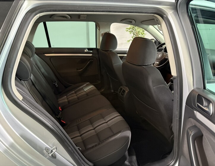 Volkswagen Golf 20