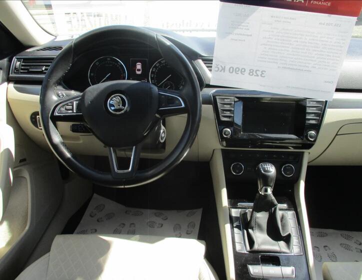 Škoda Superb 18