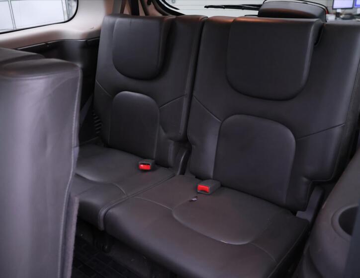 Nissan Pathfinder 15