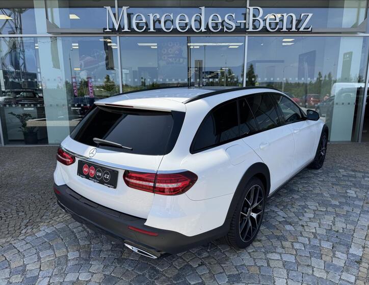 Mercedes-Benz Třídy E 25