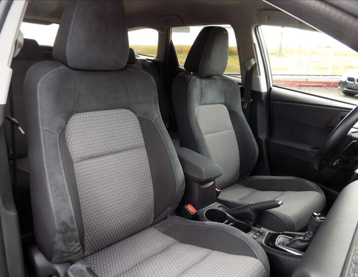 Toyota Auris 24