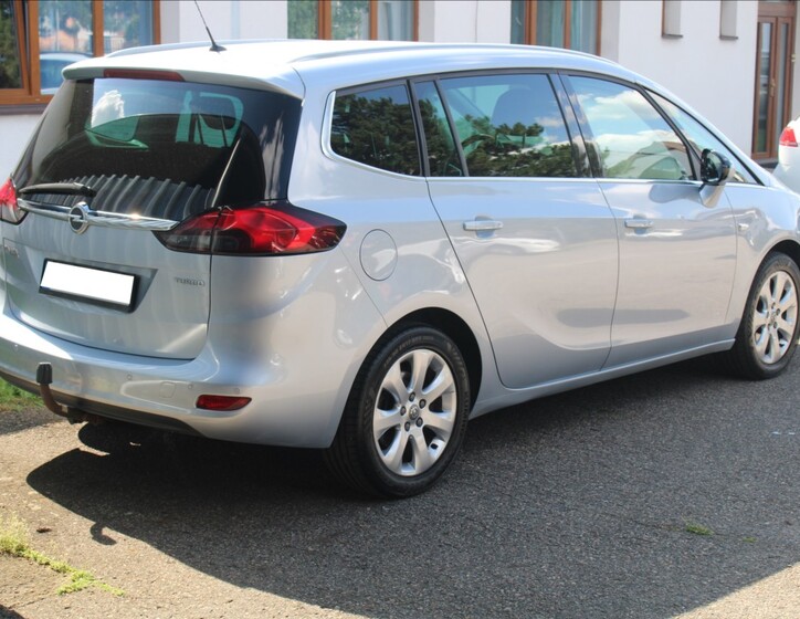 Opel Zafira 4
