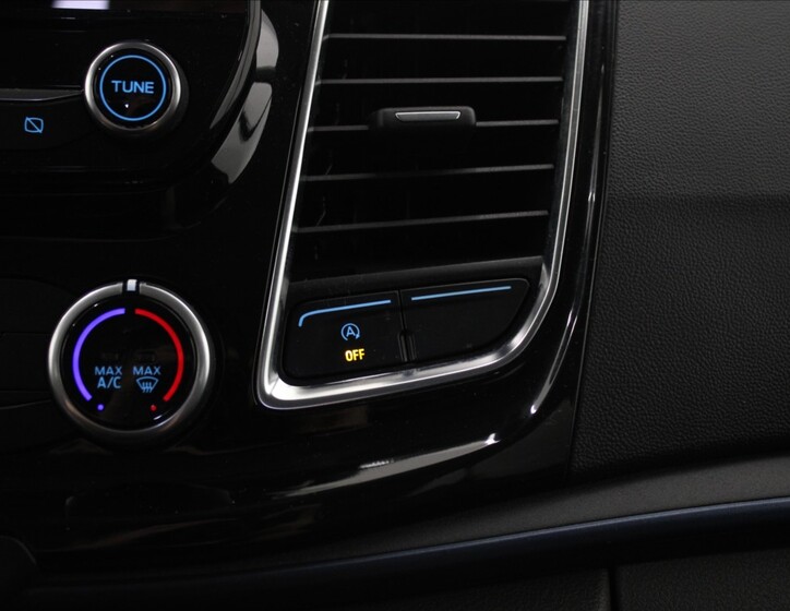 Ford Tourneo Custom 18