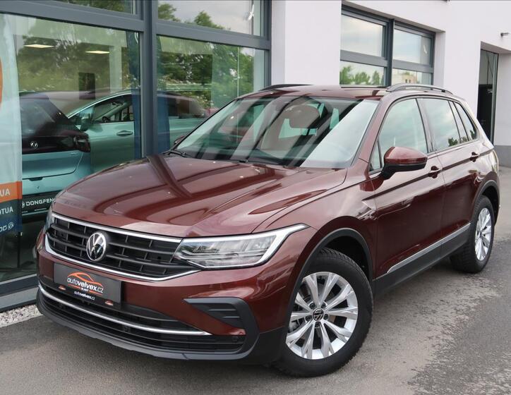 Volkswagen Tiguan 1