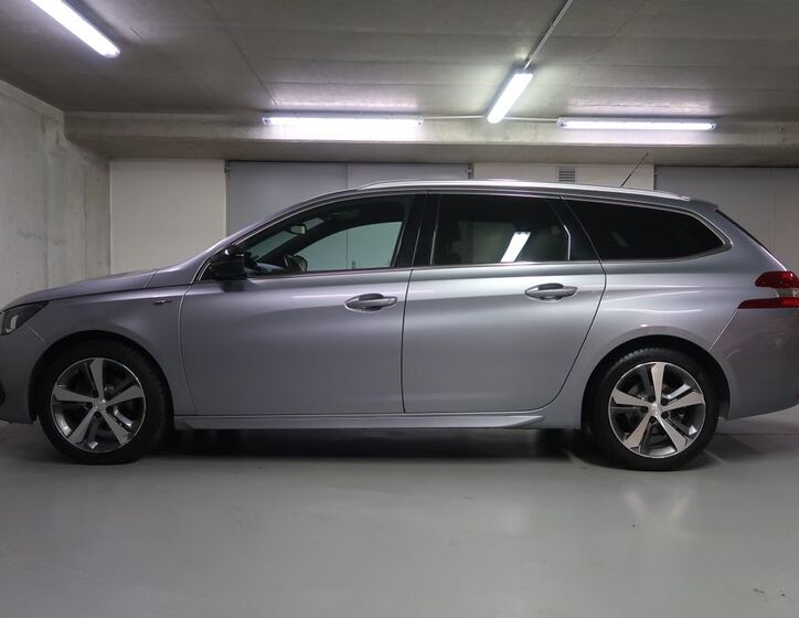 Peugeot 308 8