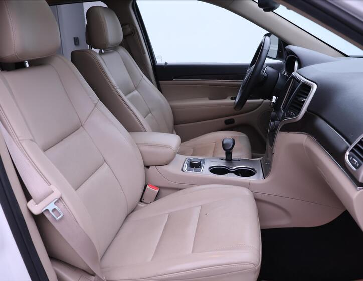 Jeep Grand Cherokee 14