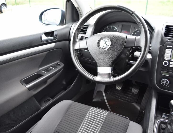 Volkswagen Golf 26