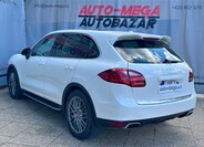 Porsche Cayenne 8