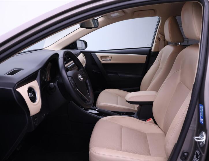 Toyota Corolla 11