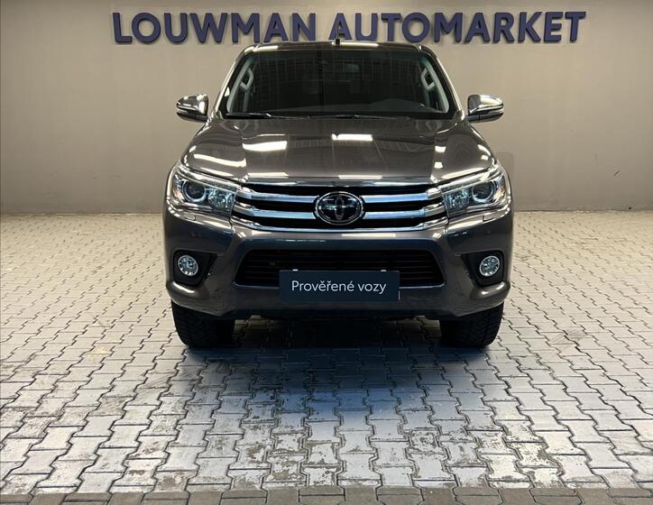 Toyota Hilux 4