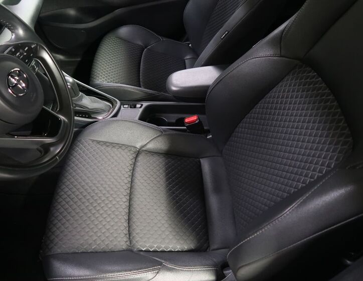 Toyota Yaris 9