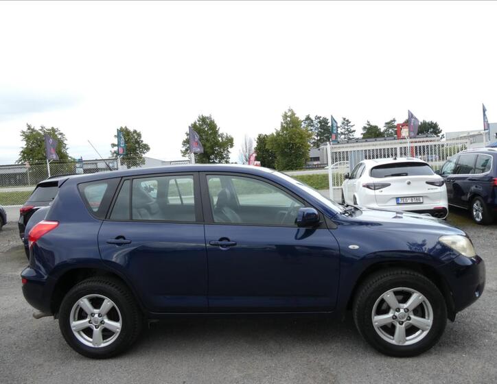 Toyota RAV4 10