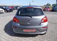 Mitsubishi Space Star 11