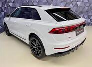 Audi Q8 4