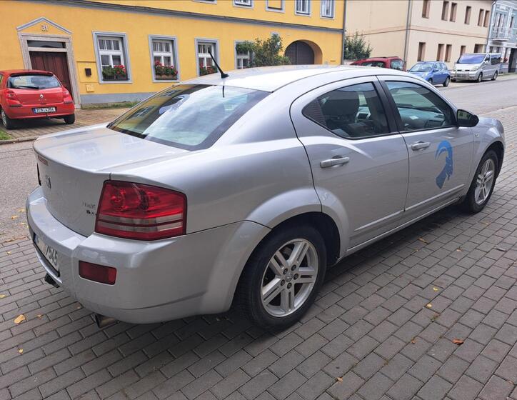 Dodge Avenger 11