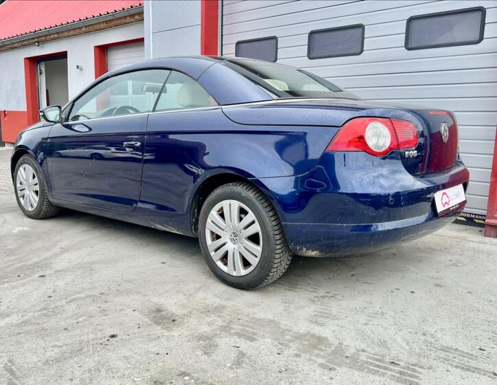 Volkswagen EOS 4