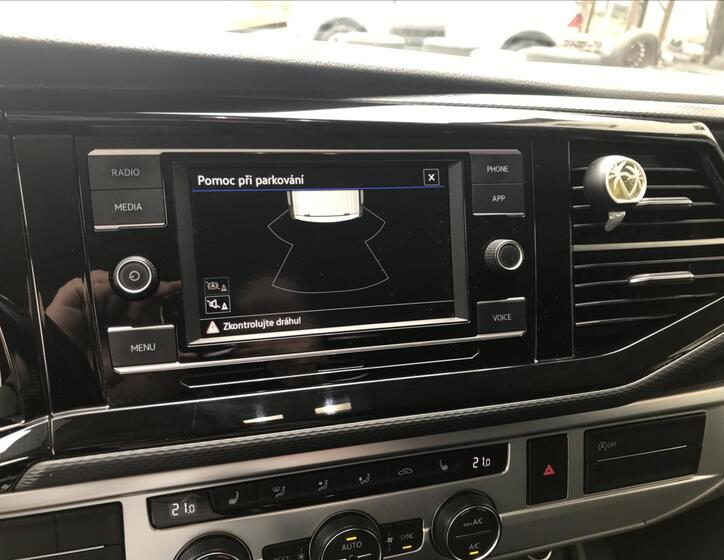 Volkswagen Caravelle 21