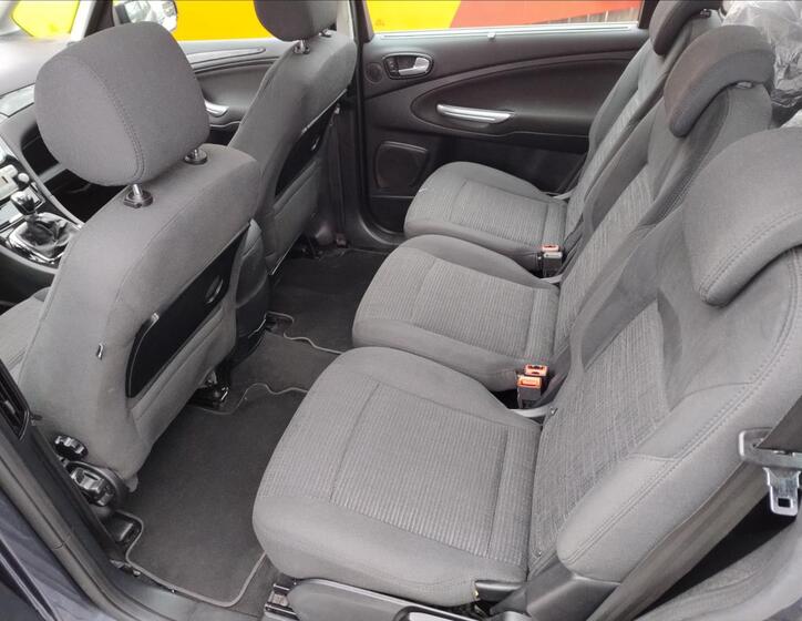 Ford Galaxy 11