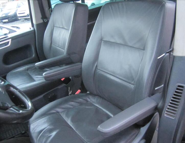 Volkswagen Multivan 19