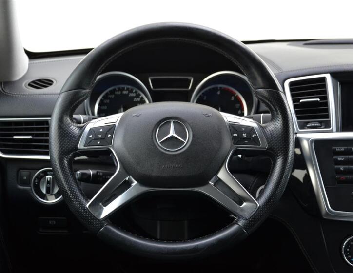 Mercedes-Benz Třídy M 15