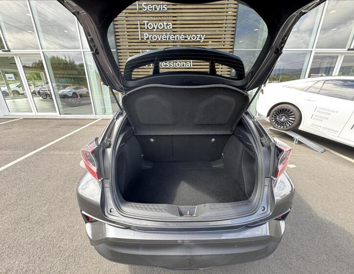 Toyota C-HR 13