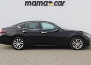 Infiniti Q70 8