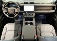 Land Rover Defender 12