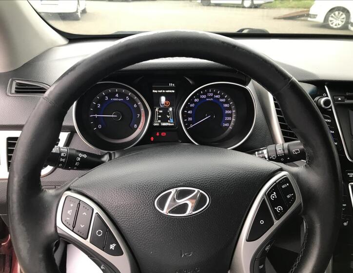 Hyundai i30 8