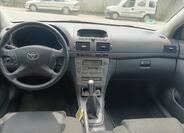 Toyota Avensis 17